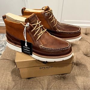 NWT - Sperry Men’s Plushwave Lug Chukka Boot - Tan Size 9